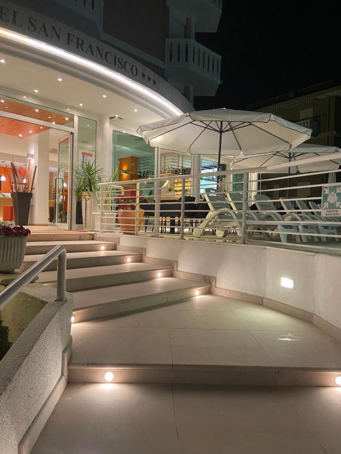 Hotel San Francisco Lignano Sabbiadoro Exterior foto